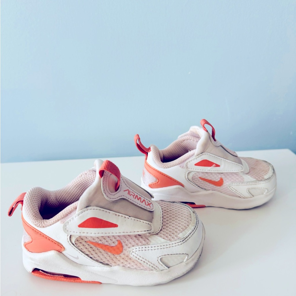 Nike Air Max unisex-toddler Sneaker White/Pink